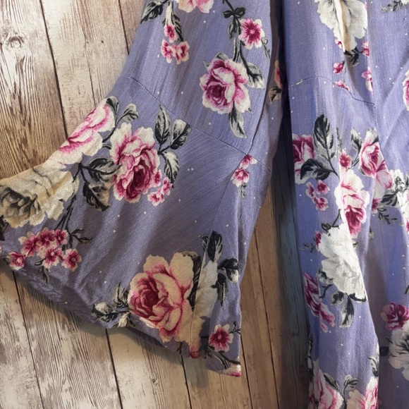 Torrid Floral Fit & Flare Bell Sleeve Blouse - Picture 3 of 6